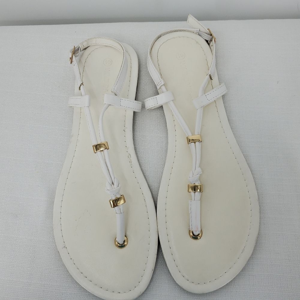 Wild Diva Lounge White Thong Ankle Sandals Size 10